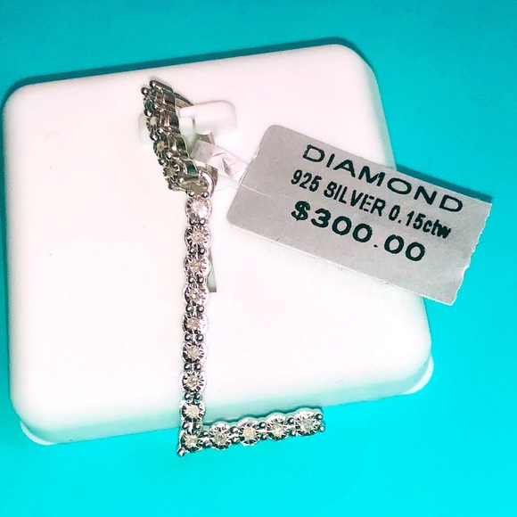 Other - Real Diamond L initial charm pendant NOT CZ Not fake bestselling Christmas gift